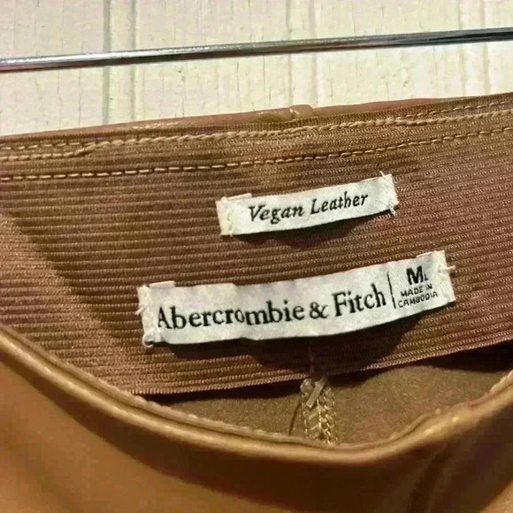 Abercrombie and fitch NWT pull on vegan leather pants med Tall mininalist office - Picture 3 of 6